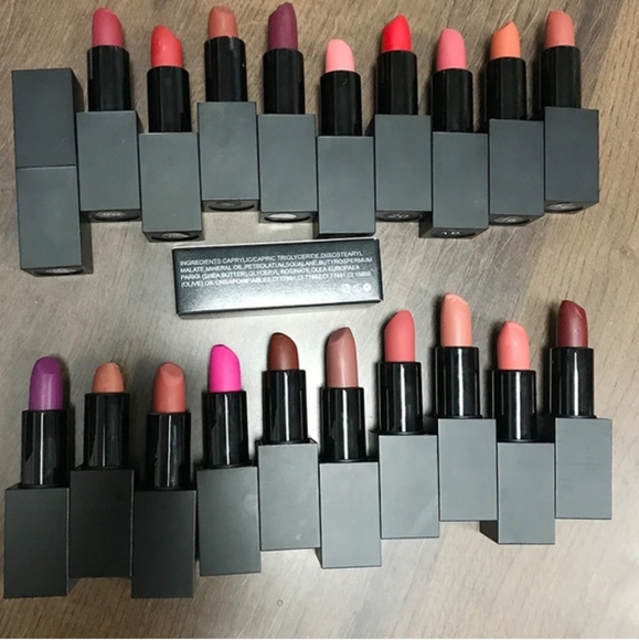 Janiah'z beauty & essentials matte lip stick - Picture 6 of 7